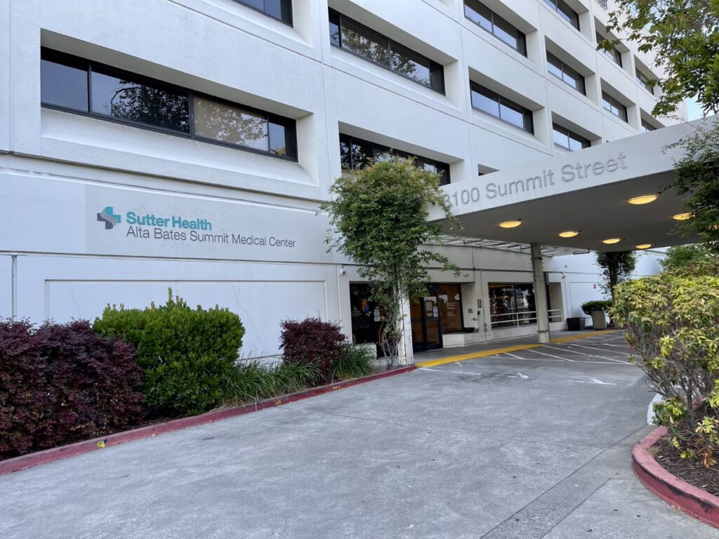 Dialysis Access Center – Oakland Out side