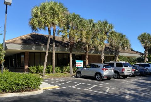 Azura Plantation Center - Exterior